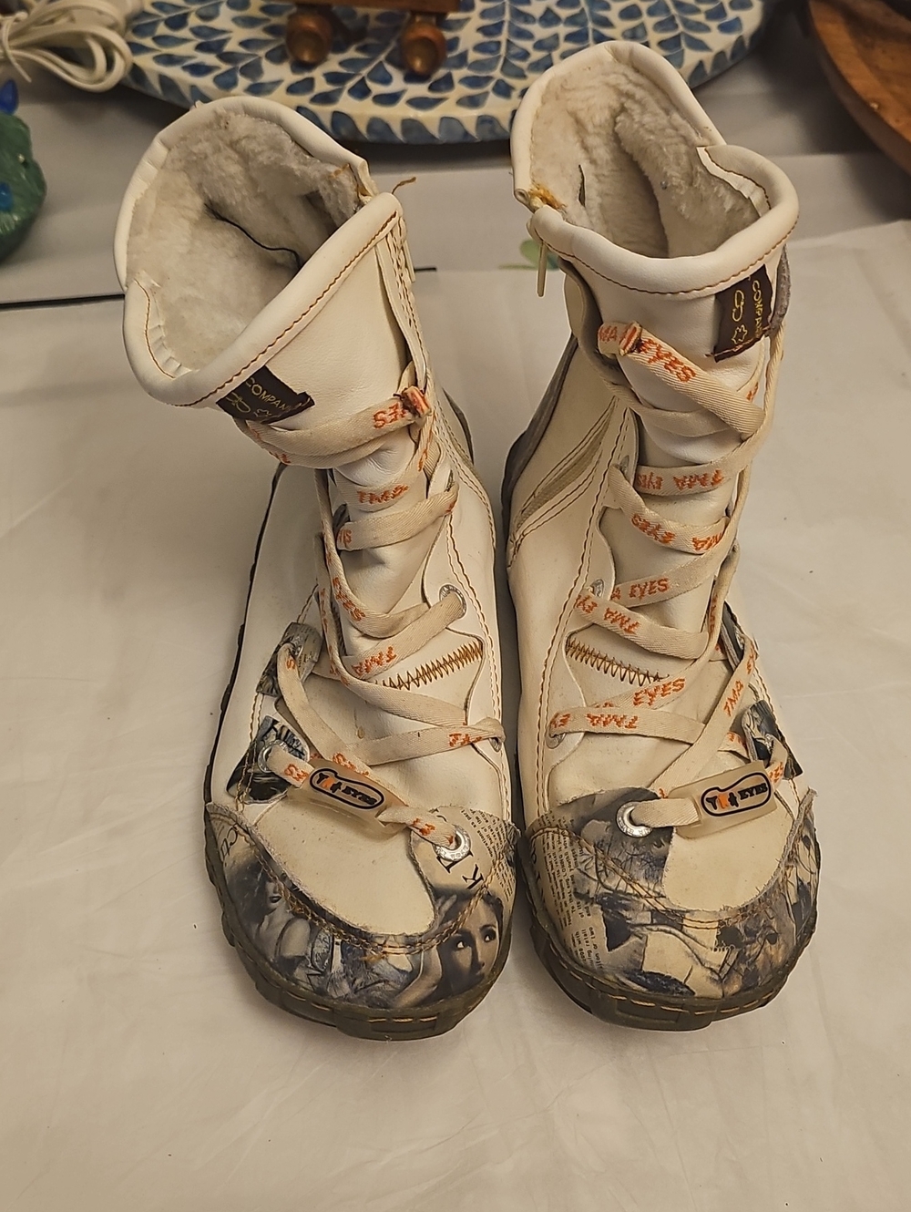 TMA EYES Graphic High Top Fur Lined Boots White Size Womens 9